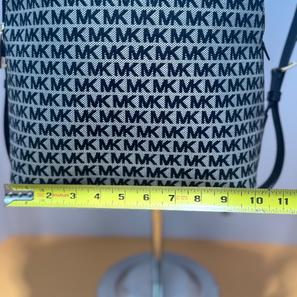 Michael Kors Backpack Cindy~NWT - Picture 10 of 11